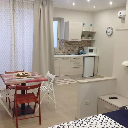 Casa Lucrezia Giardini Naxos