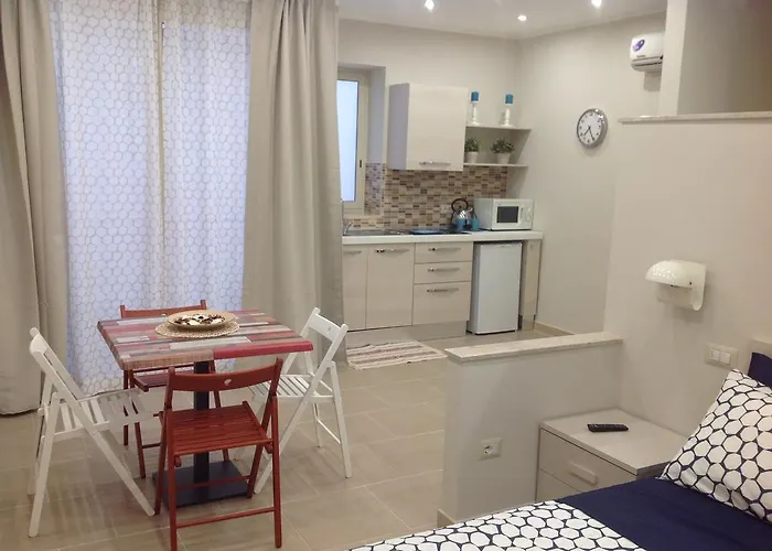 Casa Lucrezia Giardini Naxos